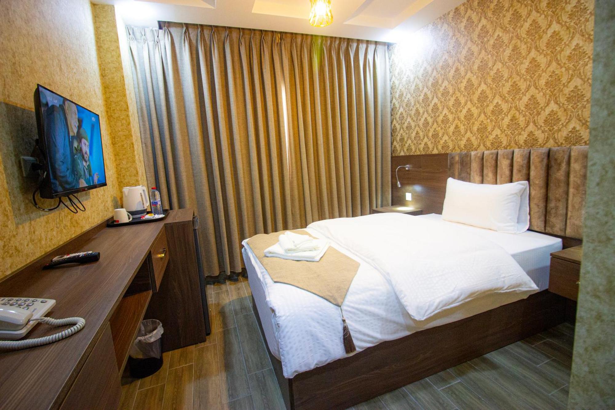 Beirut Hotel 2 New Amman Exteriör bild