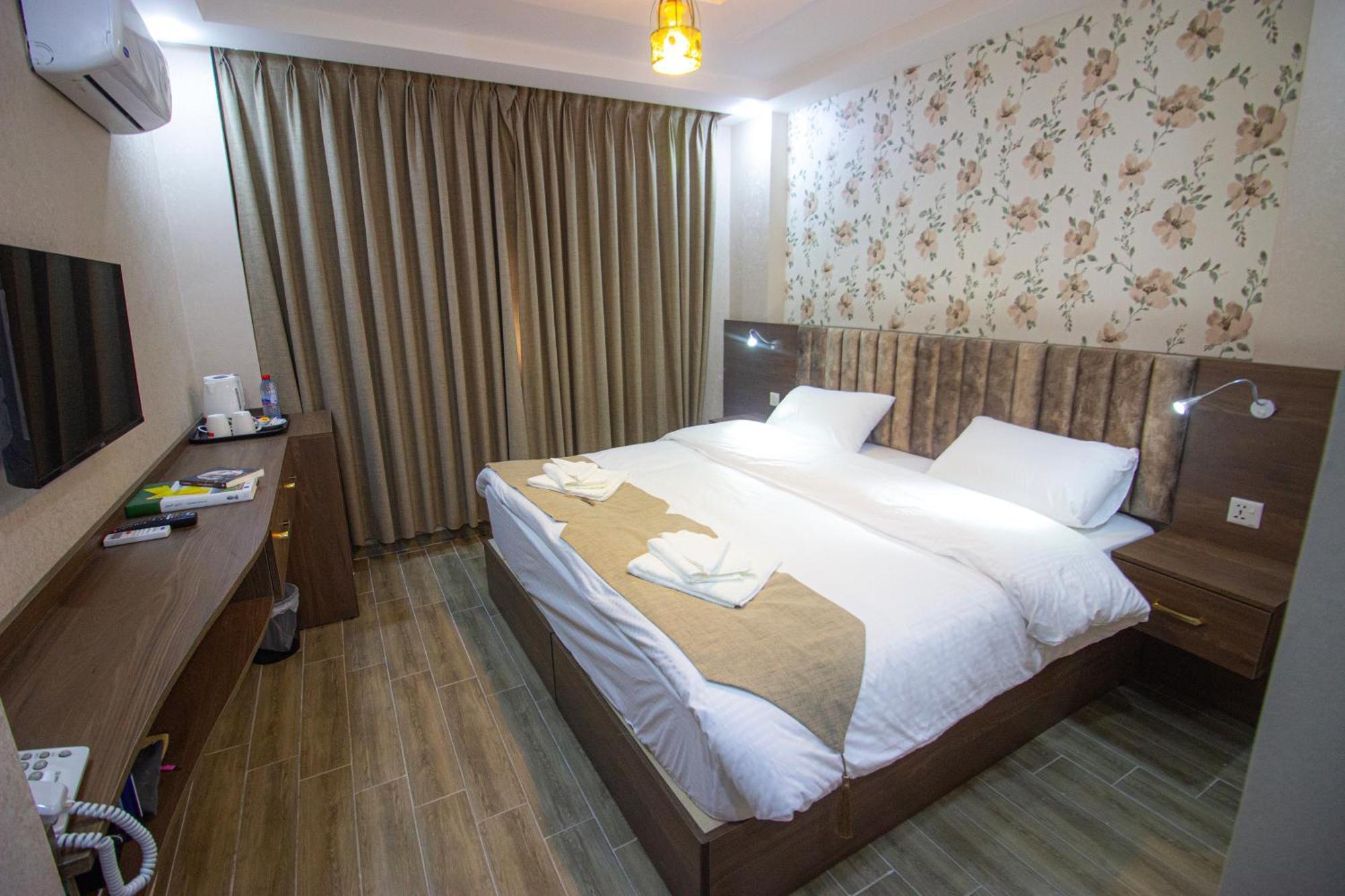 Beirut Hotel 2 New Amman Exteriör bild